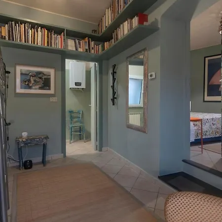 Secret Garden-bike-friendly Home-mandarancio Calice Ligure