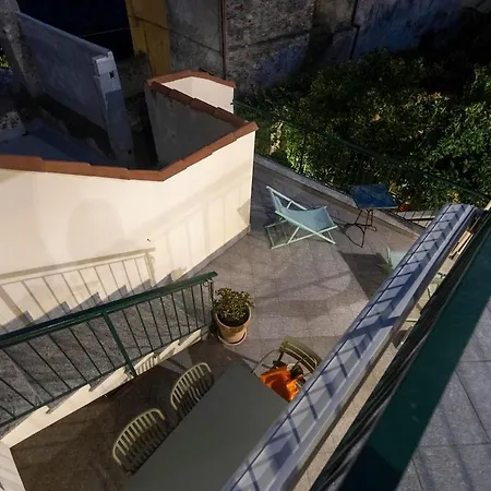Secret Garden-bike-friendly Home-mandarancio Calice Ligure