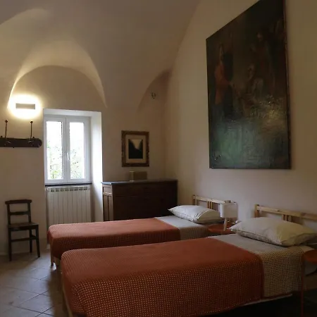 Secret Garden-bike-friendly Home-mandarancio Calice Ligure