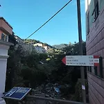 Secret Garden-bike-friendly Home-mandarancio *