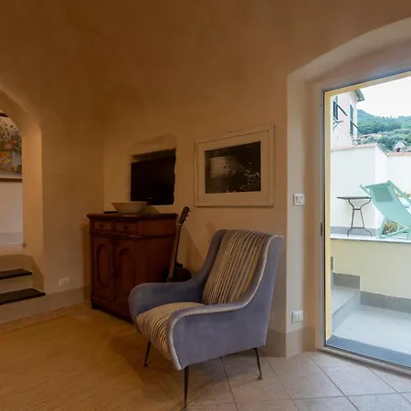 Secret Garden-bike-friendly Home-mandarancio *