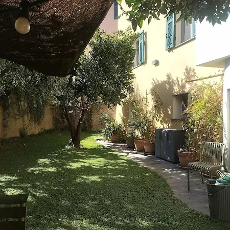 Feriehus Secret Garden-bike-friendly Home-mandarancio *