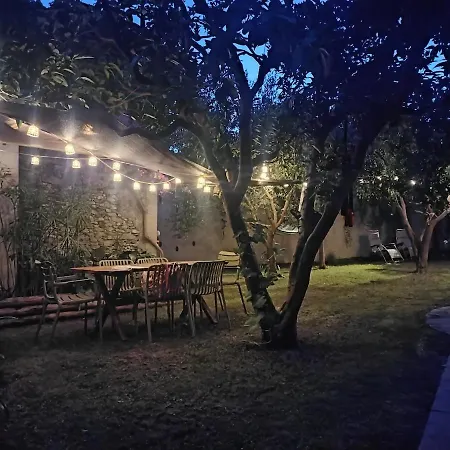 펜션 The Secret Garden-bike&climb Friendly Holidays *