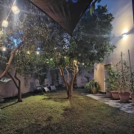 Secret Garden-bike-friendly Home-mandarancio Feriehus