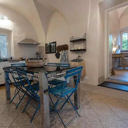 The Secret Garden-bike&climb Friendly Holidays Calice Ligure
