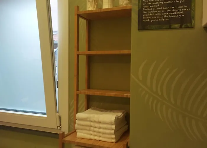 Secret Garden-bike-friendly Home-mandarancio *