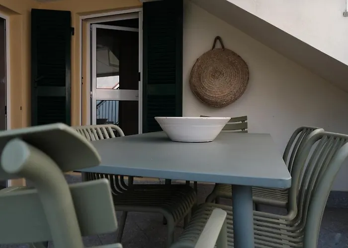 Secret Garden-bike-friendly Home-mandarancio * Calice Ligure