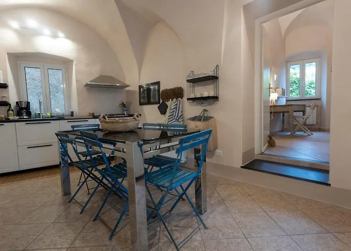 Secret Garden-bike-friendly Home-mandarancio * Calice Ligure