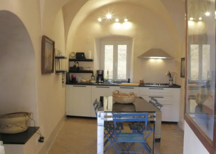 Secret Garden-bike-friendly Home-mandarancio Calice Ligure