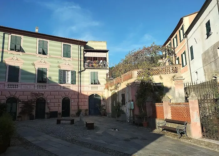 Secret Garden-bike-friendly Home-mandarancio Calice Ligure