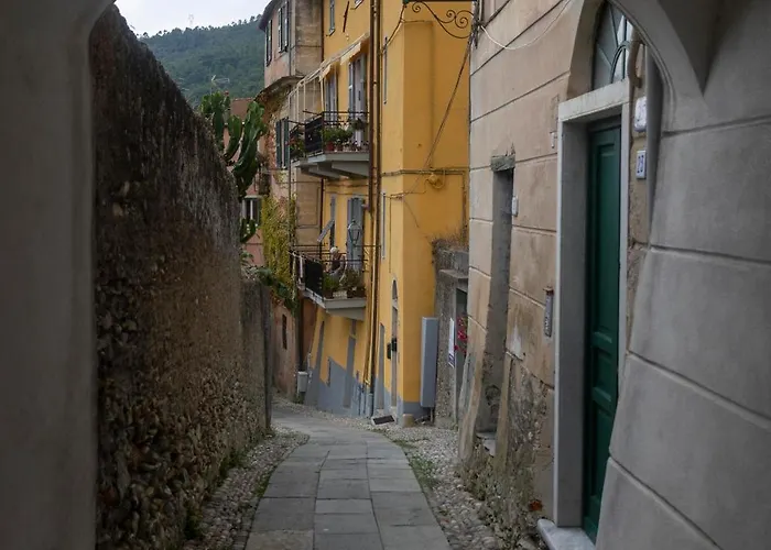 Feriehus Secret Garden-bike-friendly Home-mandarancio Calice Ligure